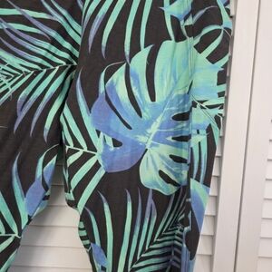 NWOT Victoria's Secret Ultimate Yoga Tropical Leggings